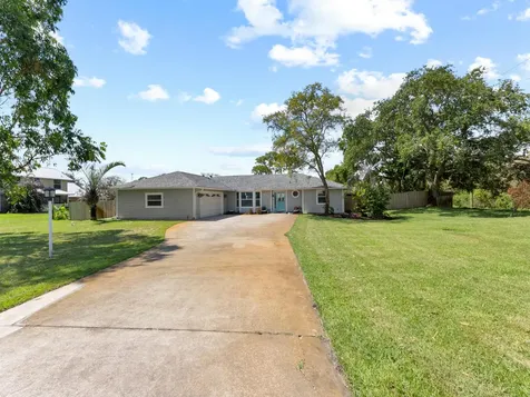 698 Fischer Drive Sebastian FL 32958
