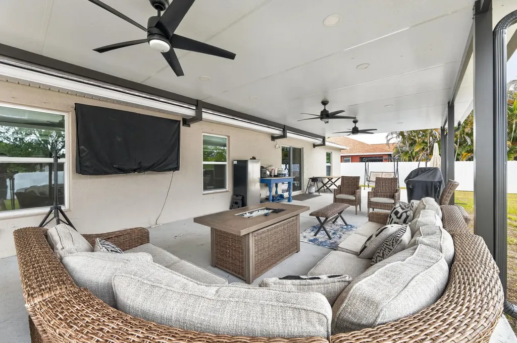 571 SW Lairo Avenue Port St Lucie FL 34953