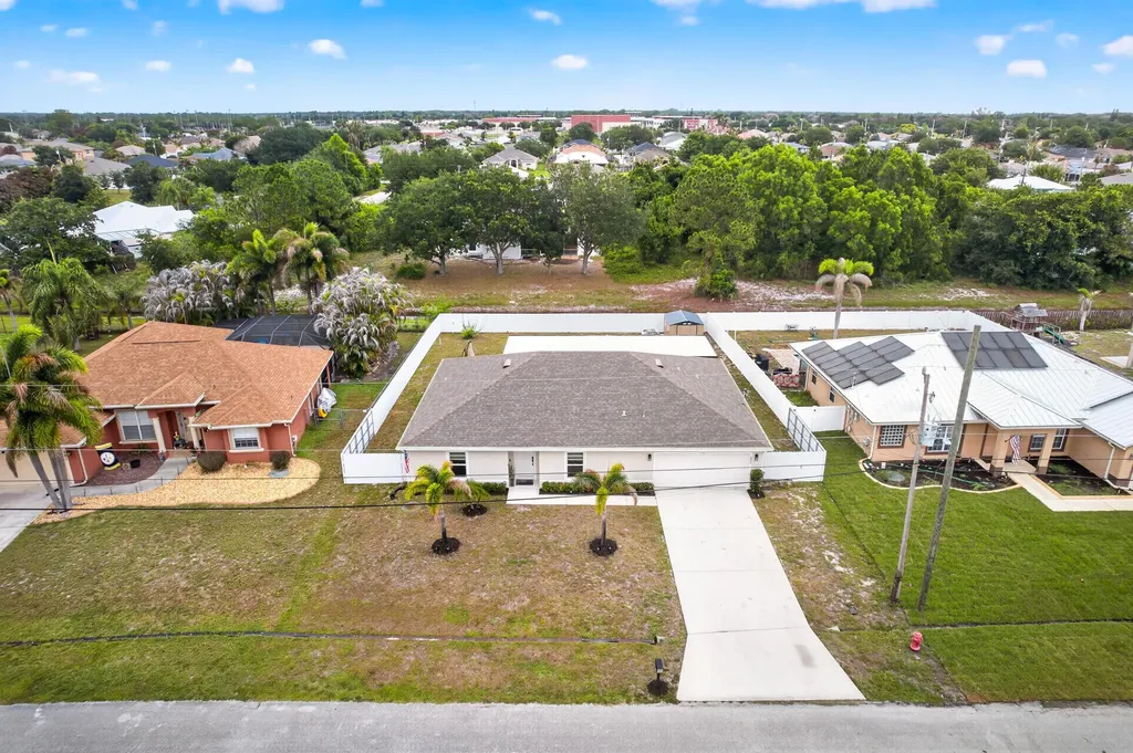 571 SW Lairo Avenue Port St Lucie FL 34953