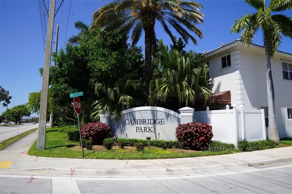 3024 NW 30th Way Oakland Park FL 33311