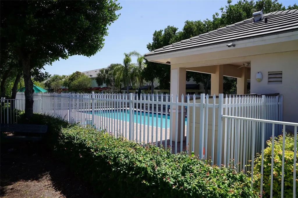 3024 NW 30th Way Oakland Park FL 33311