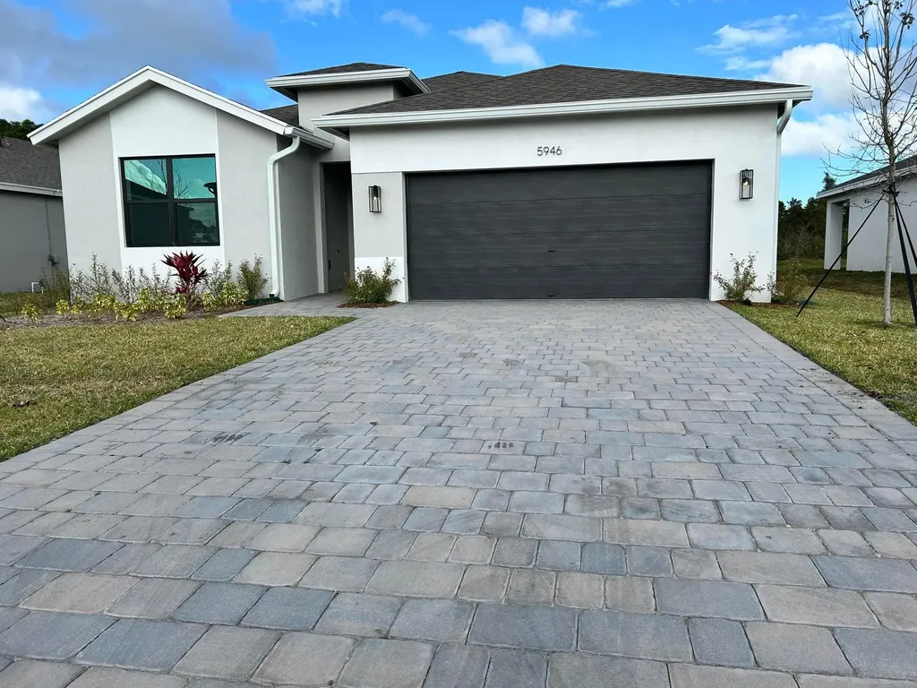 5946 SE Skyblue Circle Stuart FL 34997
