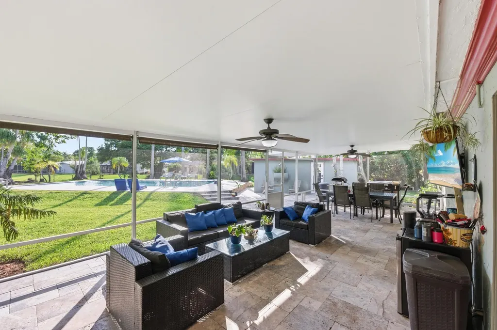 8492 NW 15th Court Coral Springs FL 33071