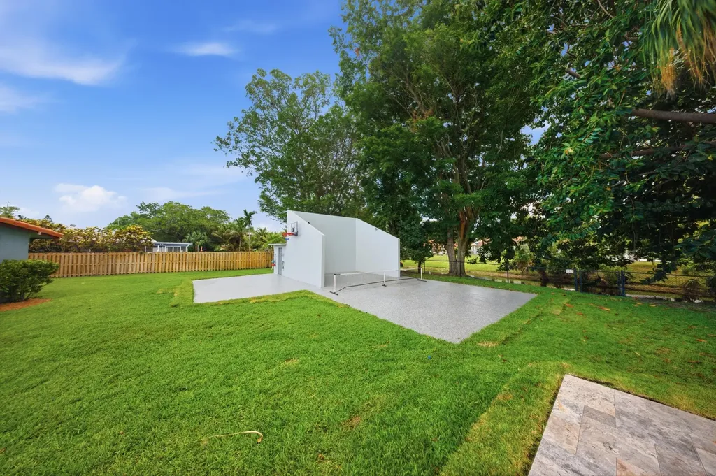 8492 NW 15th Court Coral Springs FL 33071
