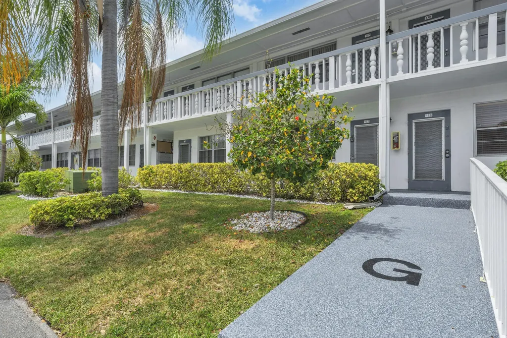 127 Westbury G Deerfield Beach FL 33442