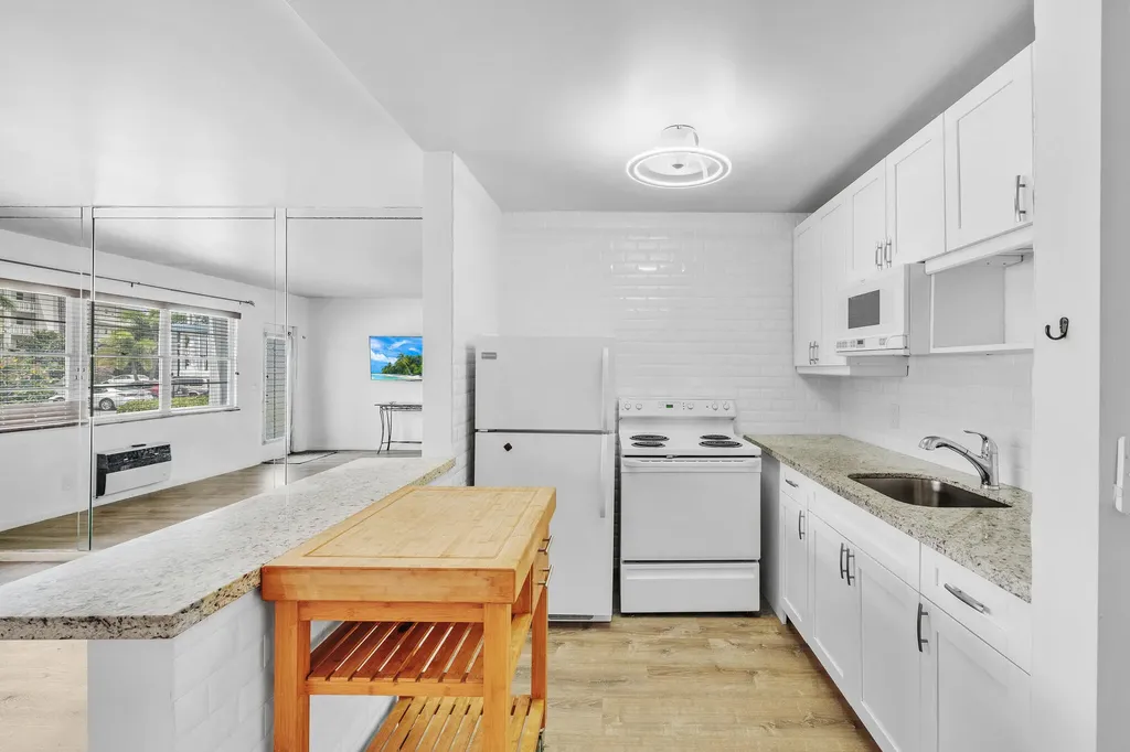 127 Westbury G Deerfield Beach FL 33442