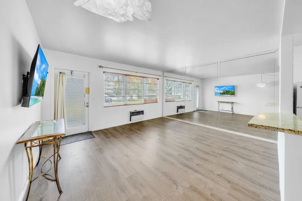 127 Westbury G Deerfield Beach FL 33442