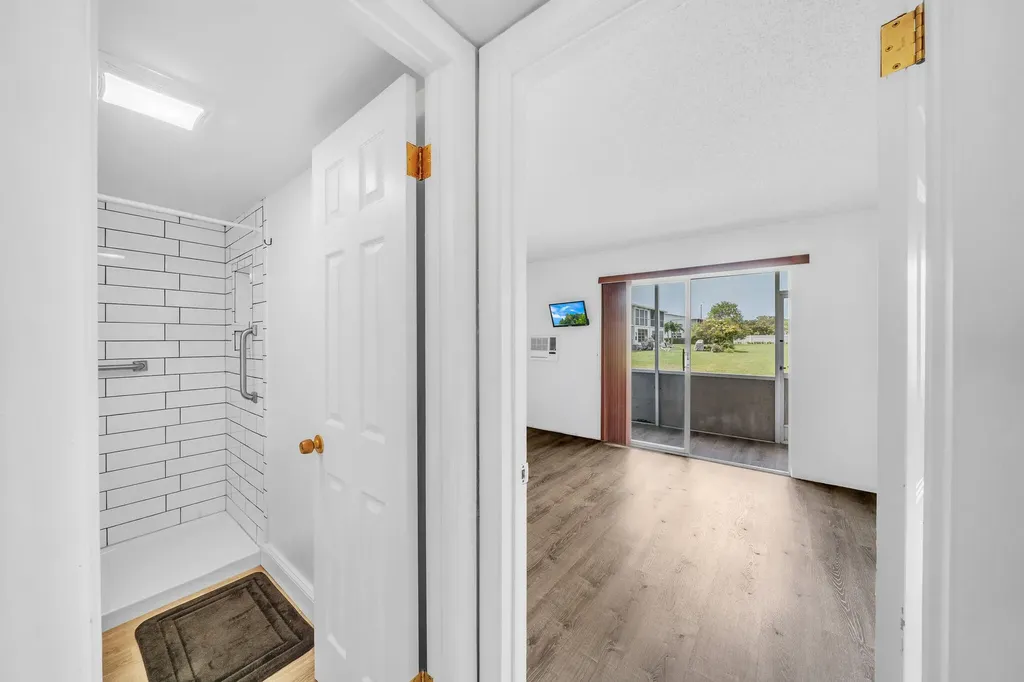 127 Westbury G Deerfield Beach FL 33442