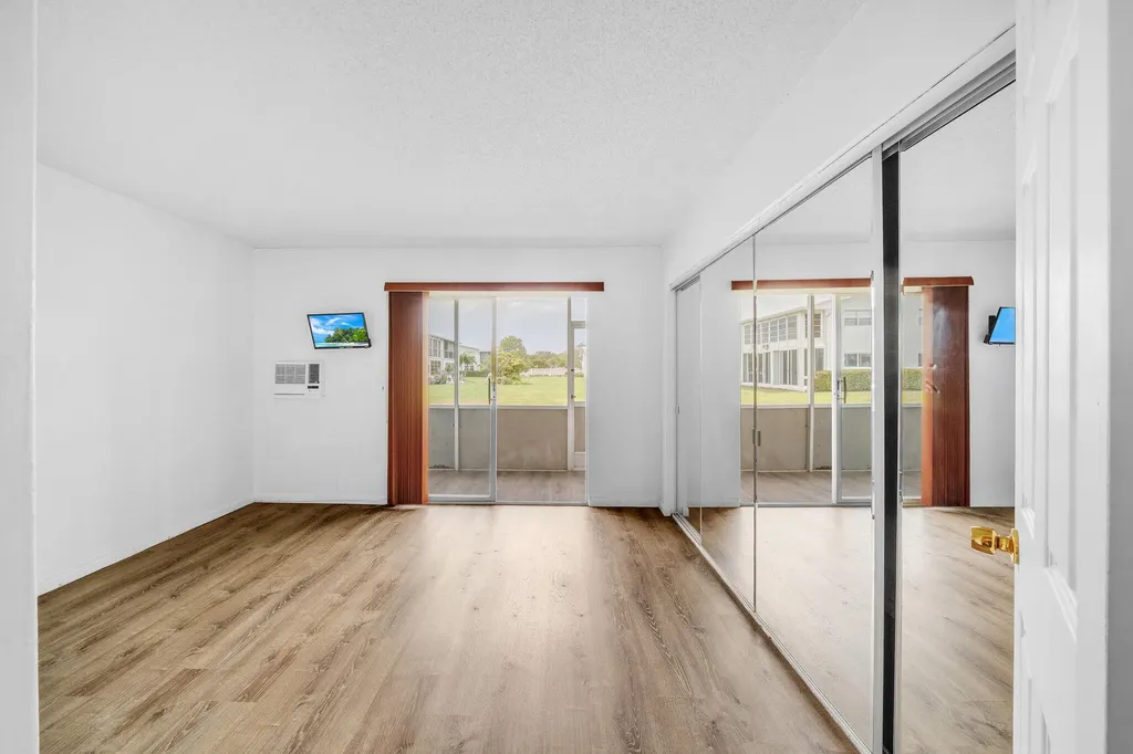 127 Westbury G Deerfield Beach FL 33442