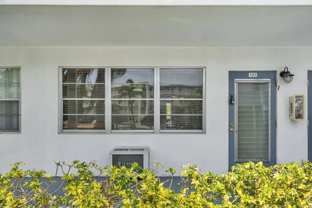 127 Westbury G Deerfield Beach FL 33442