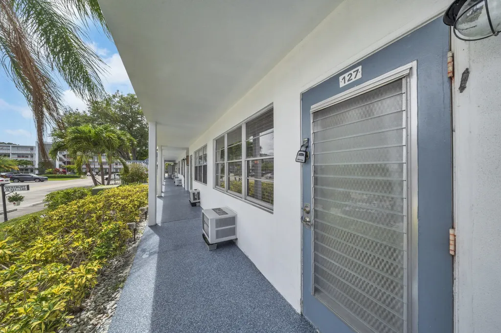 127 Westbury G Deerfield Beach FL 33442