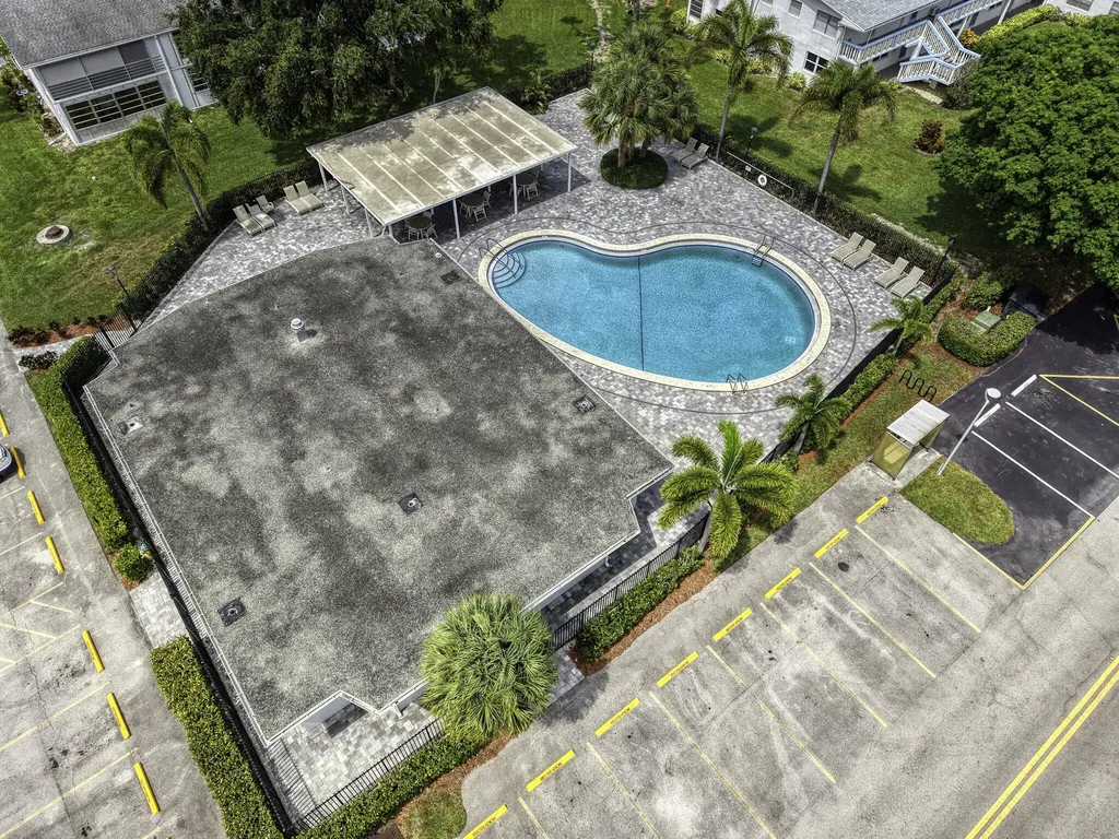 127 Westbury G Deerfield Beach FL 33442