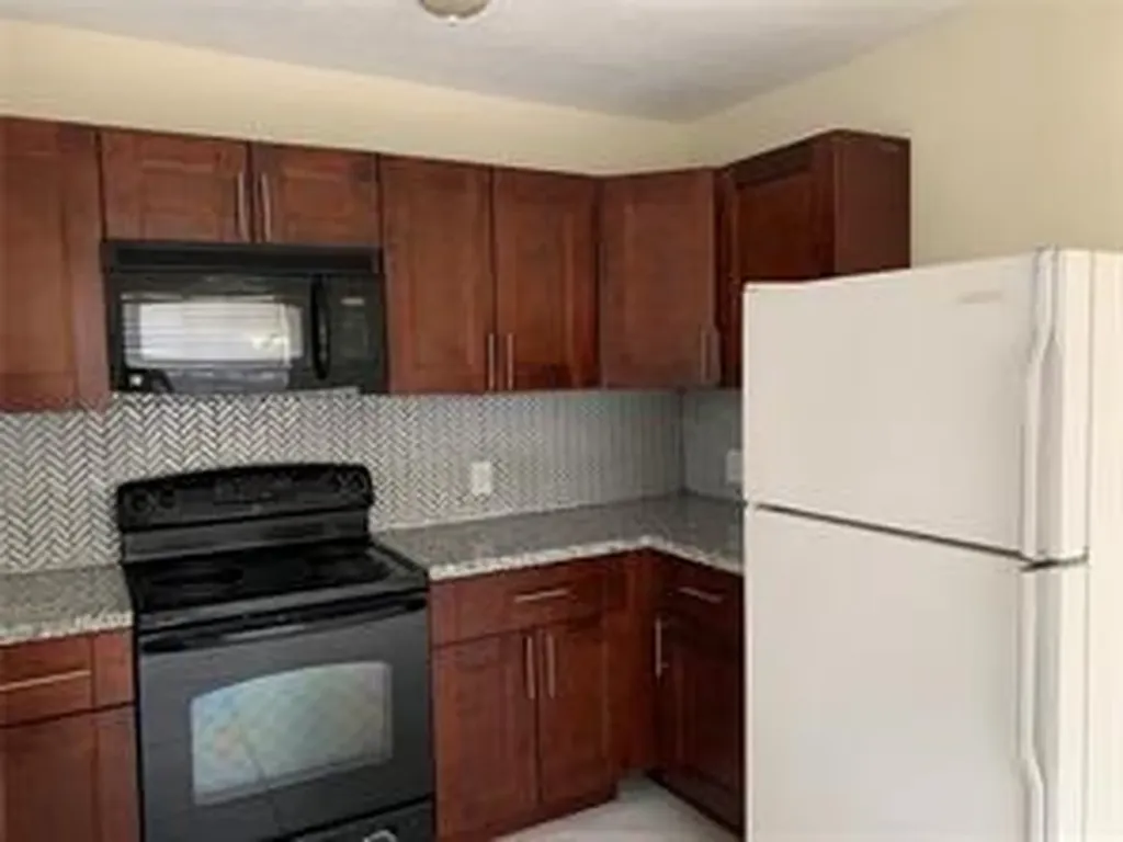 2037 Washington Street Hollywood FL 33020