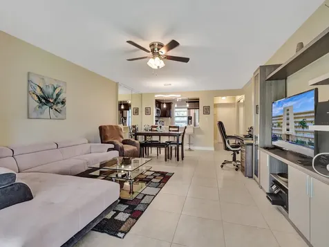 401 SE 3rd Street Dania Beach FL 33004