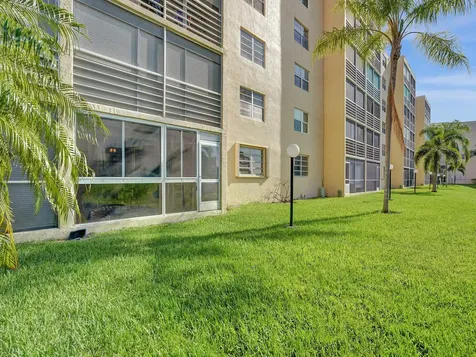 401 SE 3rd Street Dania Beach FL 33004