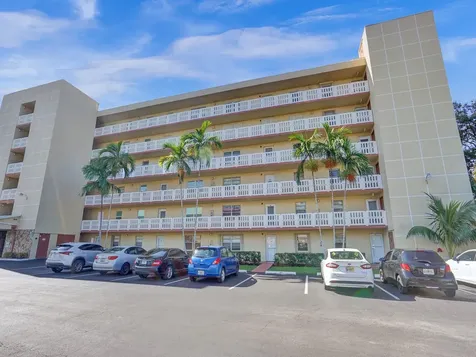 401 SE 3rd Street Dania Beach FL 33004