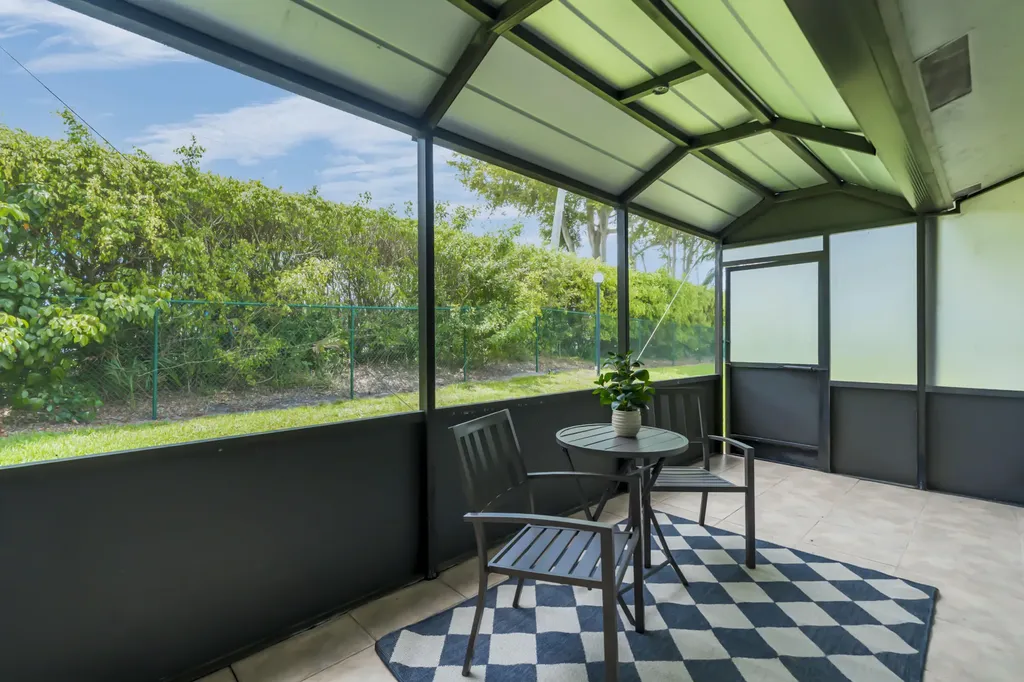 18559 Egret Way Boca Raton FL 33496
