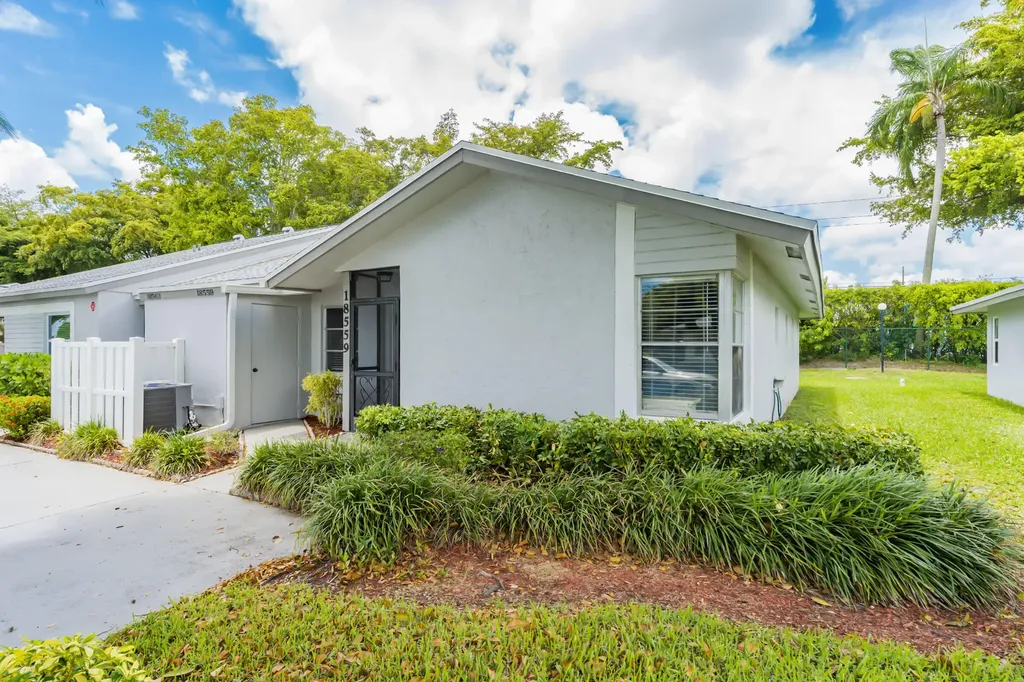 18559 Egret Way Boca Raton FL 33496