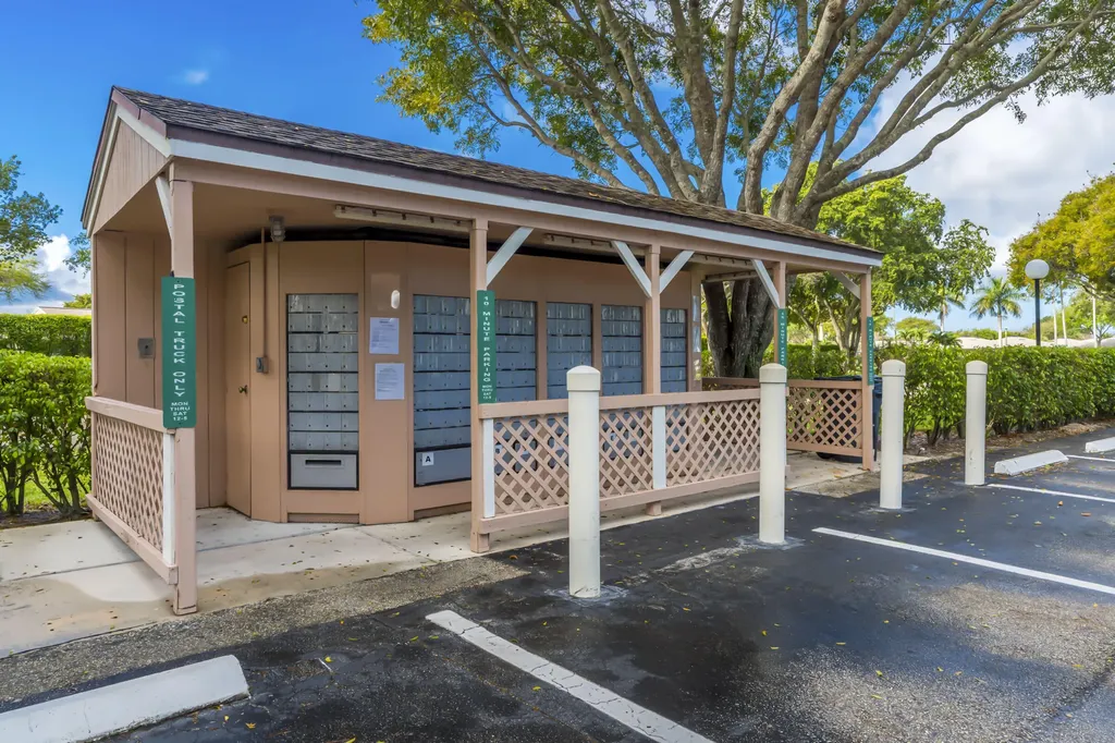 18559 Egret Way Boca Raton FL 33496