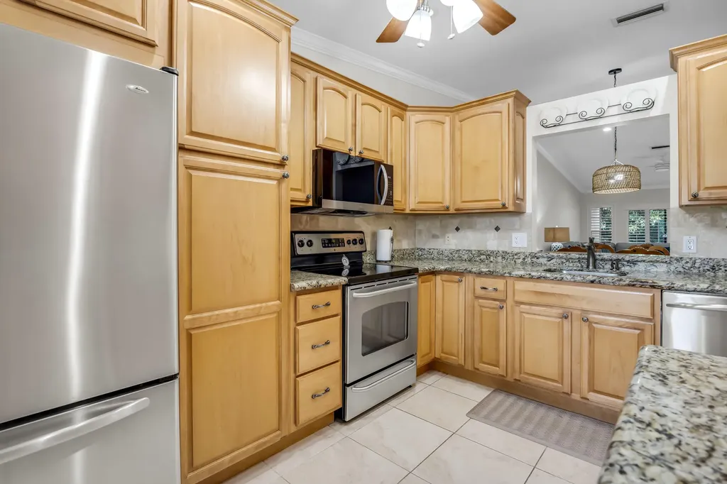 18559 Egret Way Boca Raton FL 33496