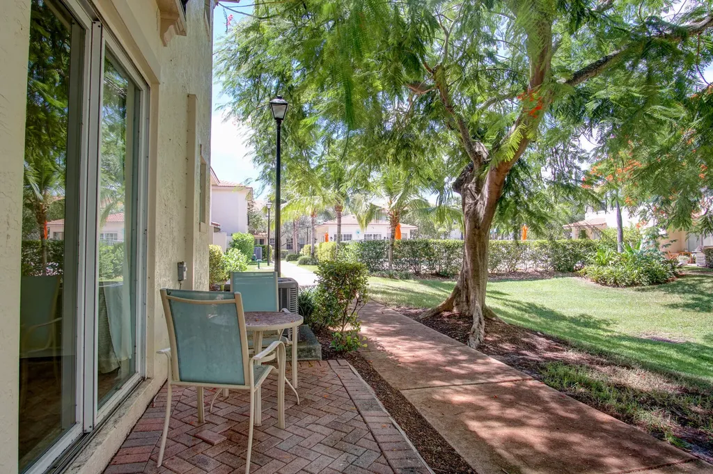 1020 E Longport Circle Delray Beach FL 33444