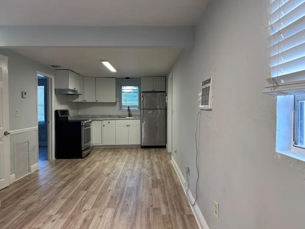 3901 Lakewood Road Palm Springs FL 33461
