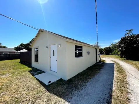3901 Lakewood Road Palm Springs FL 33461