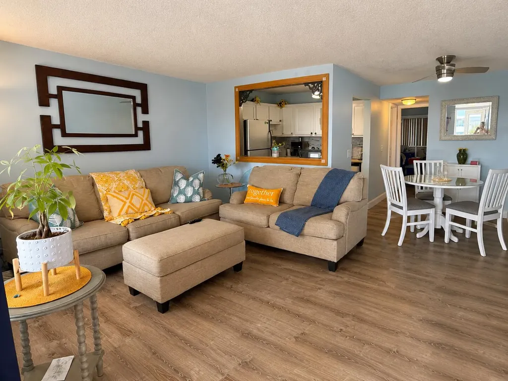 67 Camden C West Palm Beach FL 33417