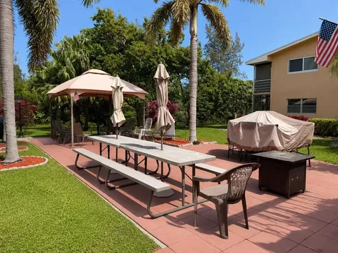 67 Camden C West Palm Beach FL 33417