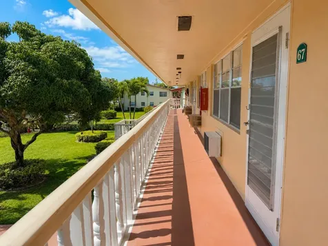 67 Camden C West Palm Beach FL 33417