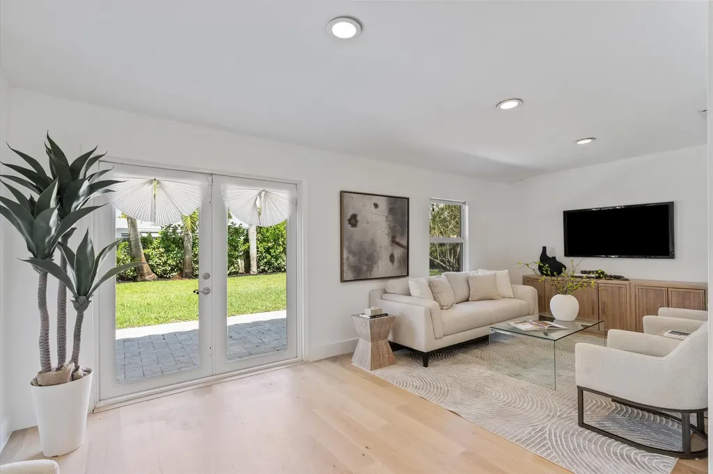 4461 NE 19th Avenue Oakland Park FL 33308