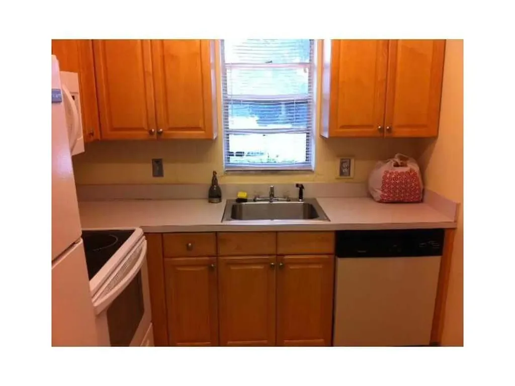 4165 SW 67th Avenue Davie FL 33314