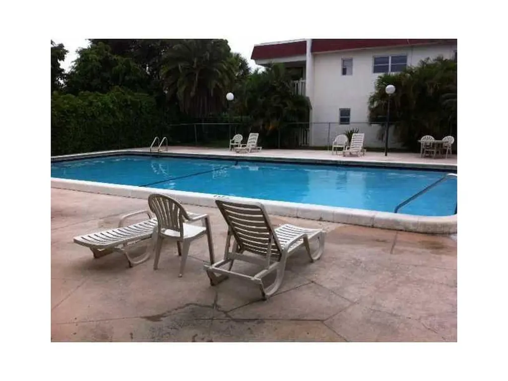 4165 SW 67th Avenue Davie FL 33314