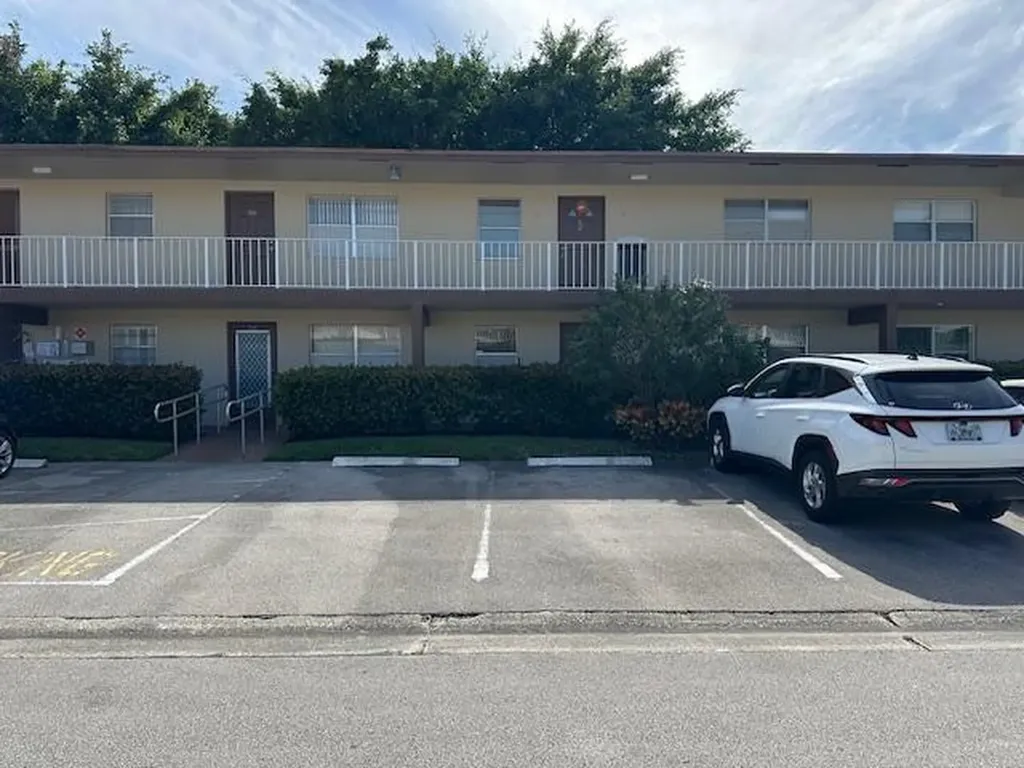 7600 NW 5th Place Margate FL 33063