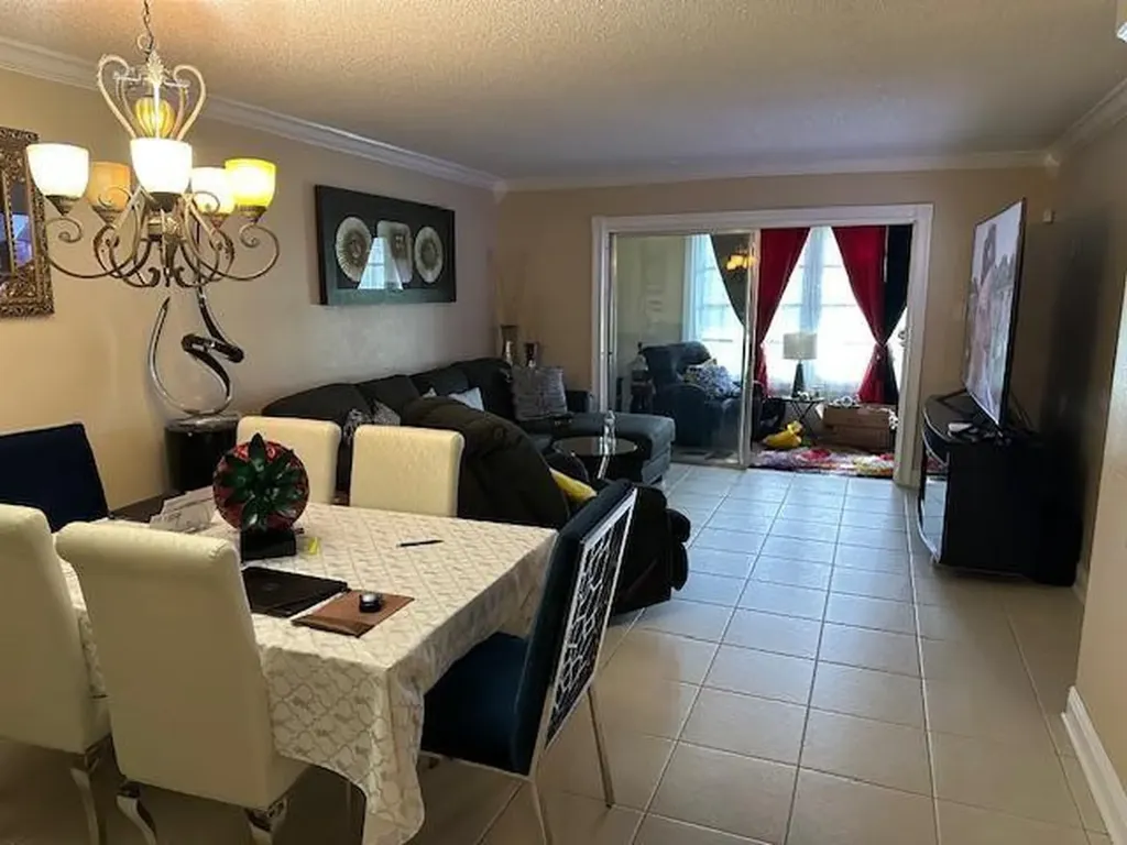 7600 NW 5th Place Margate FL 33063