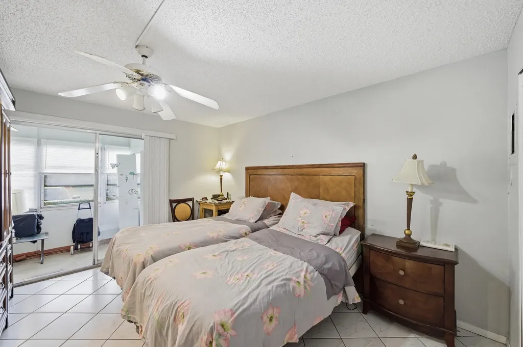 52 Saxony B Delray Beach FL 33446