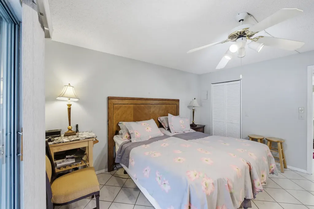 52 Saxony B Delray Beach FL 33446