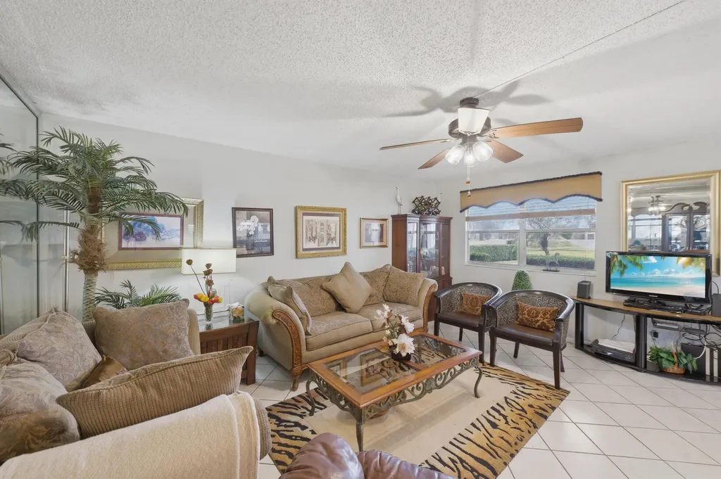 52 Saxony B Delray Beach FL 33446