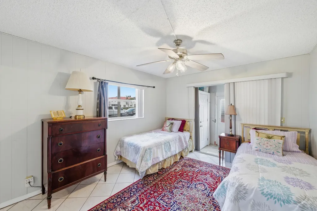 52 Saxony B Delray Beach FL 33446