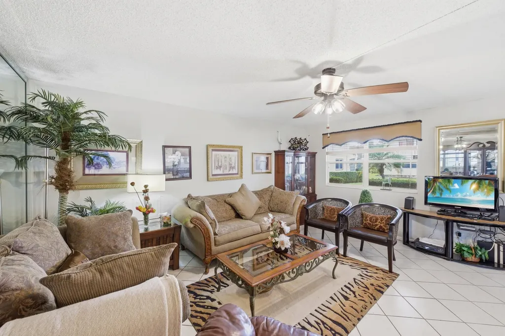 52 Saxony B Delray Beach FL 33446