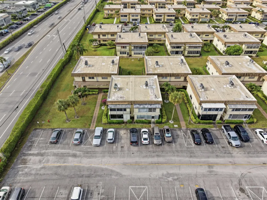 52 Saxony B Delray Beach FL 33446