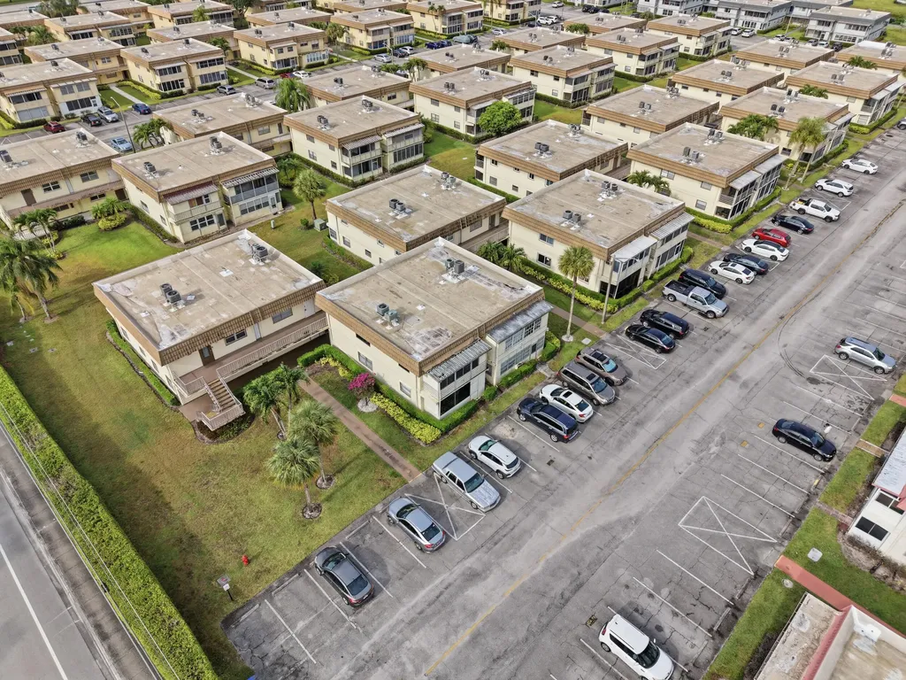 52 Saxony B Delray Beach FL 33446