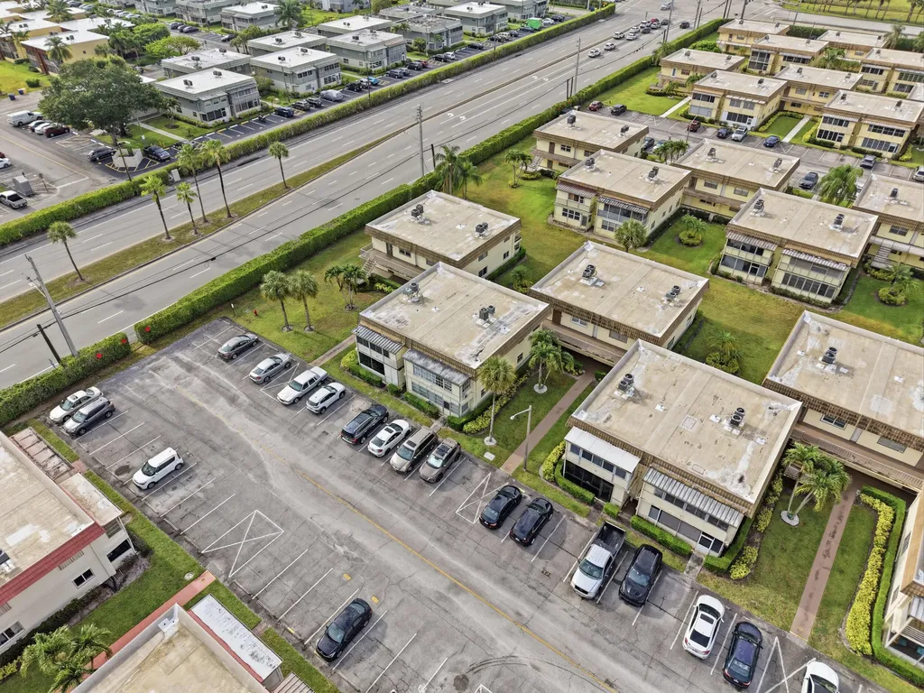 52 Saxony B Delray Beach FL 33446