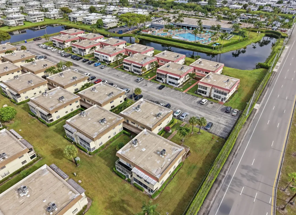 52 Saxony B Delray Beach FL 33446