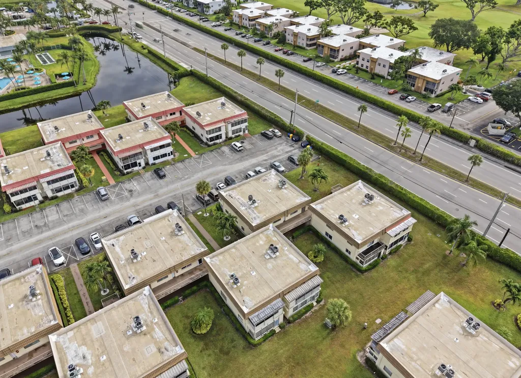 52 Saxony B Delray Beach FL 33446
