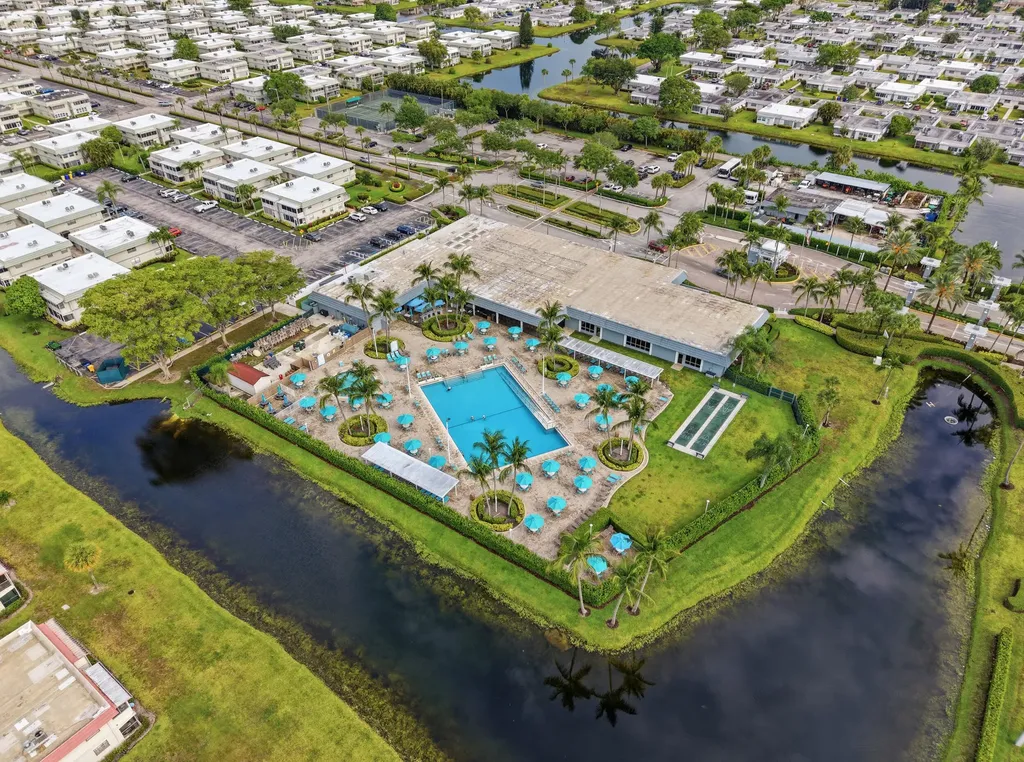 52 Saxony B Delray Beach FL 33446