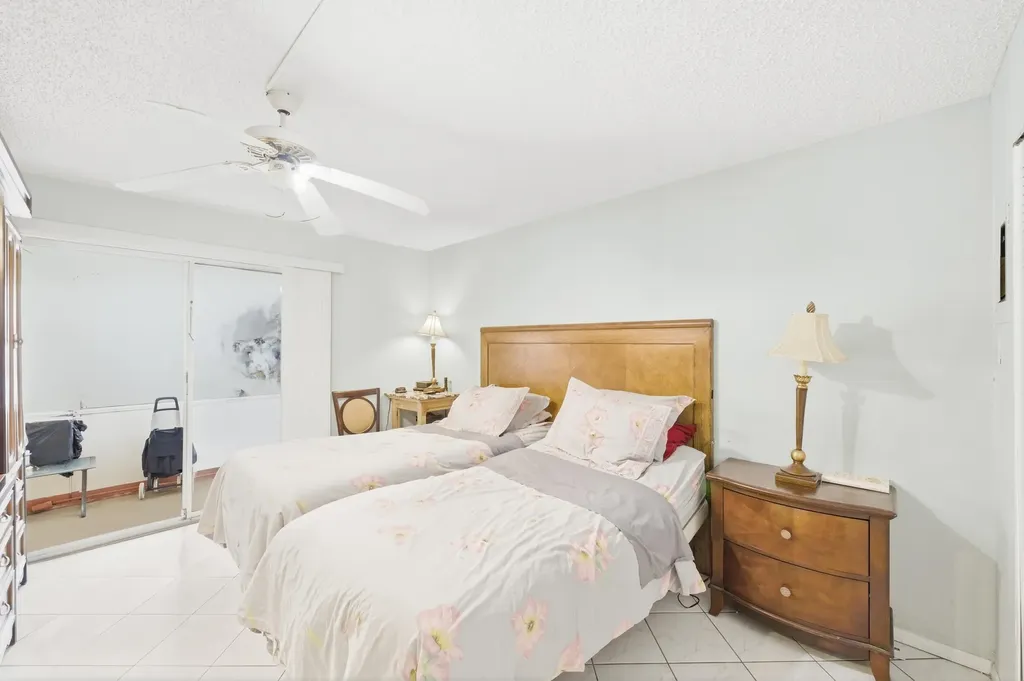 52 Saxony B Delray Beach FL 33446