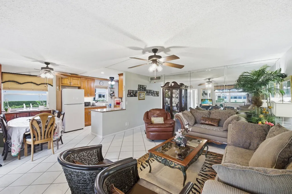52 Saxony B Delray Beach FL 33446