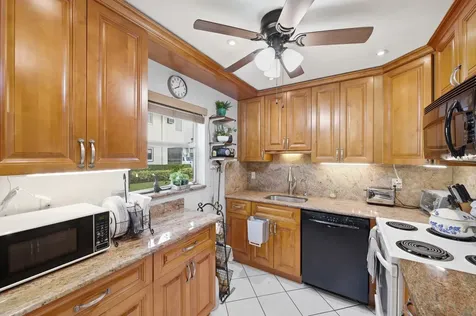 52 Saxony B Delray Beach FL 33446