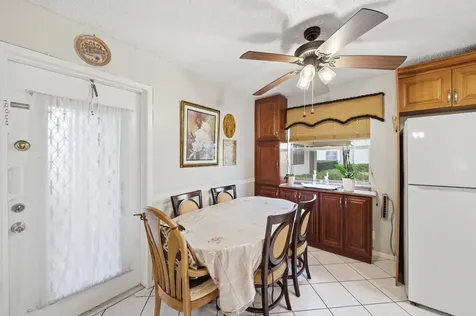 52 Saxony B Delray Beach FL 33446